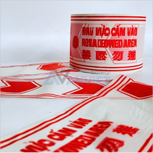 Cuộn rào chắn cảnh báo cấm vào màu trắng đỏ trong công trình V07